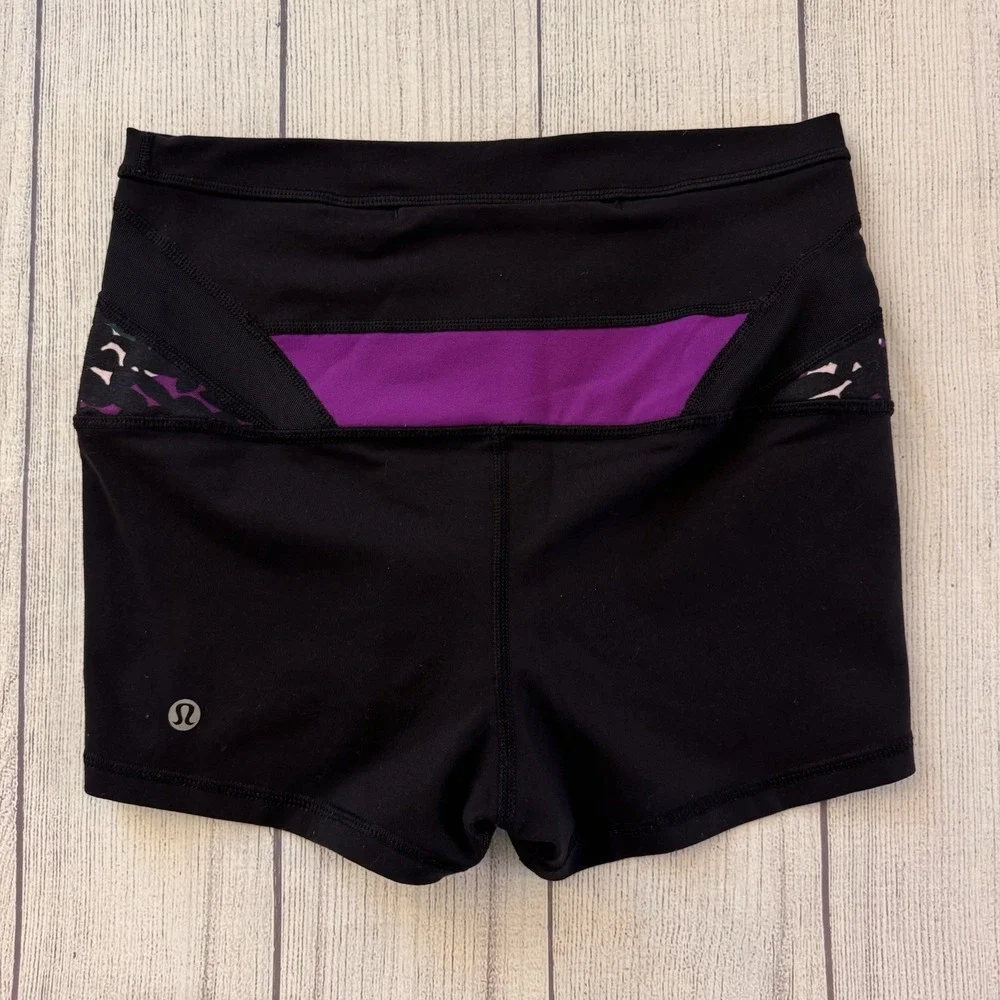 Lululemon Boogie Short Roll Down Black Violet Women's Size 6 Activewear Yoga